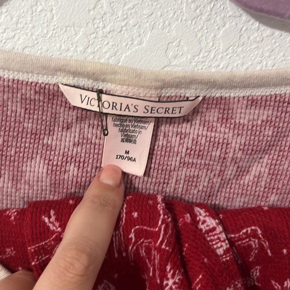 Victoria Secret Thermal Christmas Pjs - Picture 2 of 5